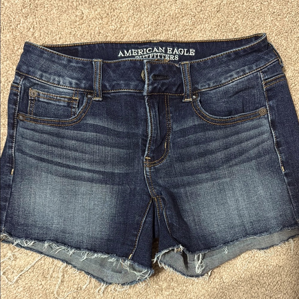 American Eagle Outfitters Stretch Blue Jean Shorts with Distressed Hem,sz 2 EUC